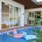 Green Jungle Villa - Phù Hợp Gia Đình Từ 10 - 20 Người Lớn & Trẻ Em - Sân BBQ Đậu Được Xe ô tô 16 chỗ- Hồ bơi riêng- 5 Phút Đi Bộ Đến Biển - 5 Phút Đến Chợ Hải Sản Phú Thuỷ- Hồ Cá Koi