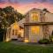 Harmony Hill Stylish 4bd Mountain Retreat, Hot Tub, Games
