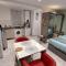Studio lumineux avec stationnement proche Monaco, Nice, plage et gare