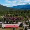 Glacier House Hotel & Resort
