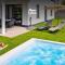 HEAVEN 7 Suite - Private Whirlpool & Garden