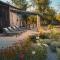 BELAKAPA Authentic House with Naturalistic Garden & Free Parking