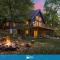 Cabin w hot tub & fire pit near Cacapon