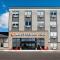 Amsterdam Inn & Suites, an Ascend Collection Hotel