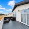 Beautiful 8 Berth Lodge For Hire At Kessingland Beach In Suffolk Ref 90012Td