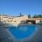 Gîte 6p Ardèche ,Ruoms centre, climatisé avec piscine