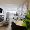 Queen Suite 20 Min from YEG Airport with Disney+