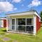 Lovely 4 Berth Chalet At Cedar Springs Park In Heacham, Norfolk Ref 92031Cs