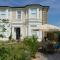 Lovely spacious apartment - sleeps 5