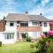 3 Bedrooms house ideal for long Stays!