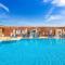 Golden Bay Apartments-Garden Haven
