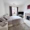 Apartment 2BR-free private parking-quick access to train into London-Wembley-Heathrow