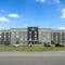 HomeTowne Studios by Red Roof Bradenton