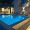 Blue Sunset, Apartment with Pool,Terace & Stunning Views