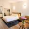 Sunshine Lodge Inn