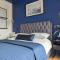 Up Shed - Modern Countryside King-size Ensuite With Own Access