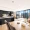 3 BRs topfloor view@Heart of Canberra free parking