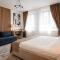 ARINI WHITE HOUSE