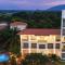 White Land City Hotel