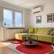 Bright, panoramic apartment with mountain views