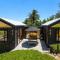 Art Lovers Retreat - Stay Waiheke
