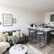 Spacious 2 Bedroom Apartment in Central Preston