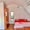 Homestay Mark - DOUBLE BED ROOM - shared bathroom
