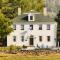 Bailey House Inn - Georgian Waterfront Retreat