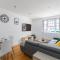Stylish London Shoreditch Apartment with Balcony Sleeps 4 Family friendly