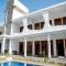 Bay Dreams Beach Hotel & Surf Camp
