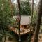 Unique treehouses with hot tub by Bed en Boshuisjes
