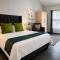 The Chameleon Stay @107