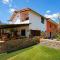 Valle verde, Hostel & camping