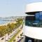 Yacht Hotel