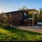Four Seasons Country Retreat with Wood Fuel Hot Tub close to kington Market Town