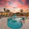 Hotel McCoy Tucson - Art, Coffee, Beer, Wine, Pool