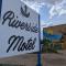 Riverside Motel and Suites