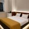 Fama 12 Hotel