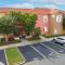 Family Getaway Townhome at Lake Berkley 15min to Disney