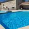 Gîte Ferrari 4-6 pers Ruoms Centre - Climatisé, Piscine