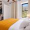 2 Bedroom Quite & Cozy Unit Next to Central Park