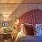 The Meadow Lark - A Heartwood Inn