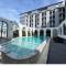 Embryo Hotel 