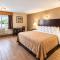 Quality Inn & Suites near Downtown Bakersfield