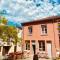 La Maison Rouge - Backpacker Hostel