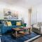 One bedroom private apt 2 blocks to beach King Bed