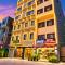 Hotel Holiday Comfort - 800 mts from Jallianwala Bagh