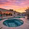 Luxurious Home with BBQ, Hot Tub, Heated Pool & Wifi - L36