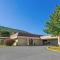 Econo Lodge Inn & Suites Norton - Wise South