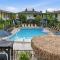 Island House Resort Hotel
